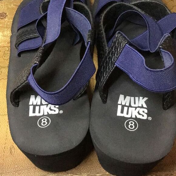 Mukluk, wedge, sandals, size 8 - Picture 5 of 7